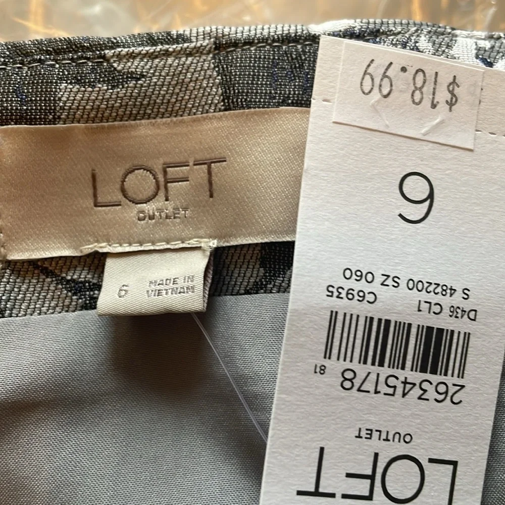 Loft-  Size 6 Gray Skirt. - Picture 3 of 10